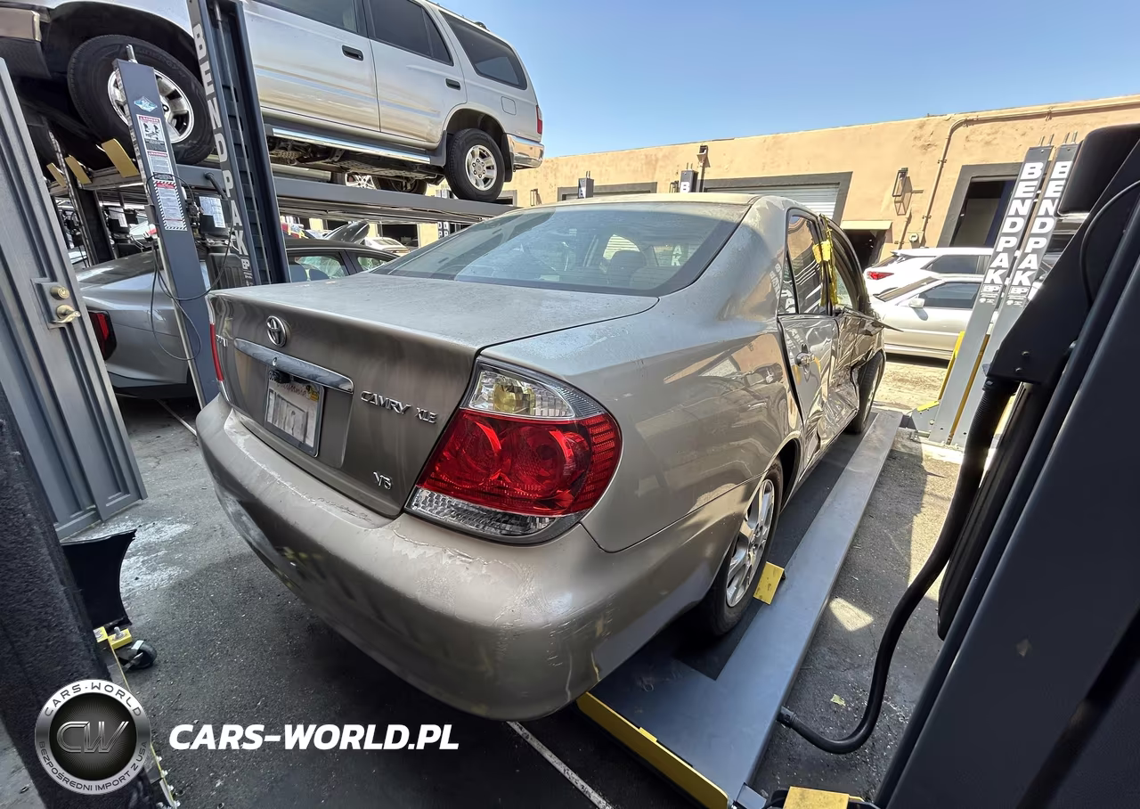 2005 Toyota Camry Xle V6 VIN:4T1BF32K75U594377 - 4