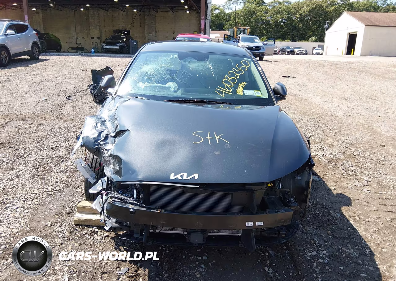 2025 Kia K4 Lxs VIN:3KPFT4DE3SE097025 - 12