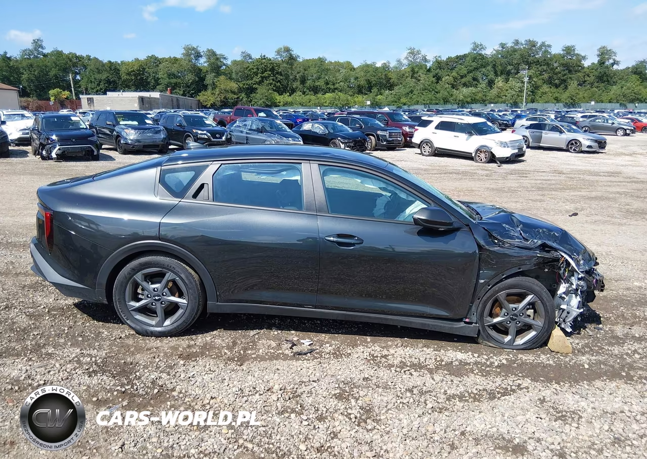 2025 Kia K4 Lxs VIN:3KPFT4DE3SE097025 - 13