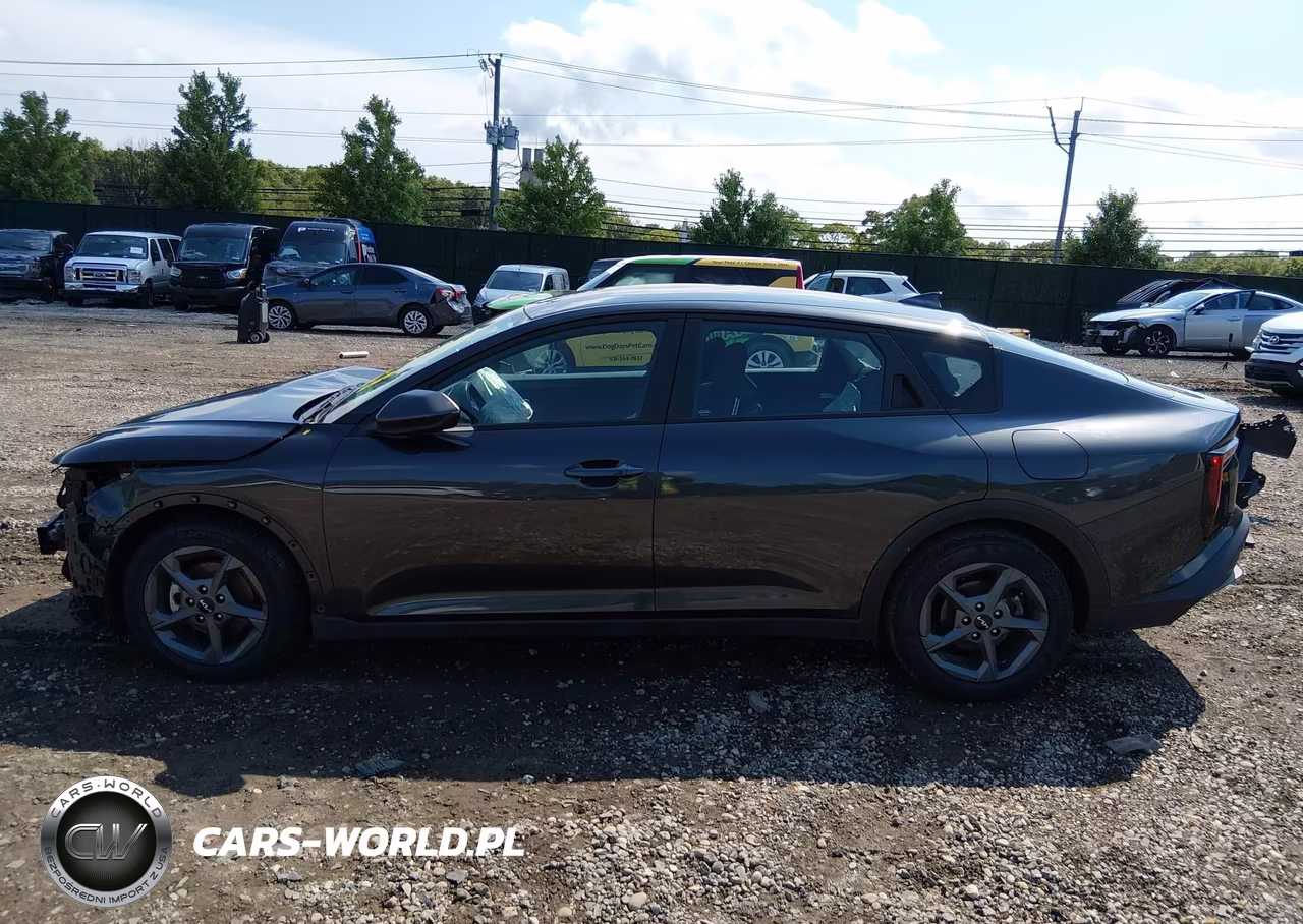 2025 Kia K4 Lxs VIN:3KPFT4DE3SE097025 - 14