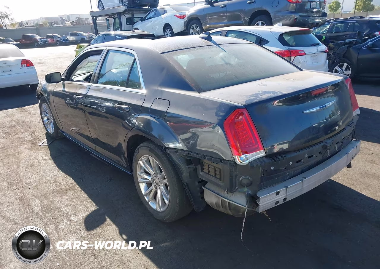 2017 Chrysler 300 Limited VIN:2C3CCAAG2HH577033 - 3
