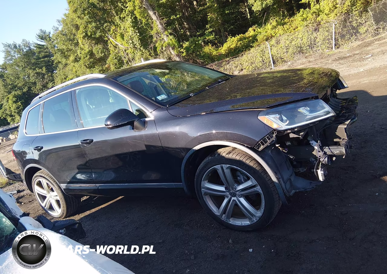 2017 Volkswagen Touareg V6 Executive VIN:WVGGF7BP3HD001207 - 14
