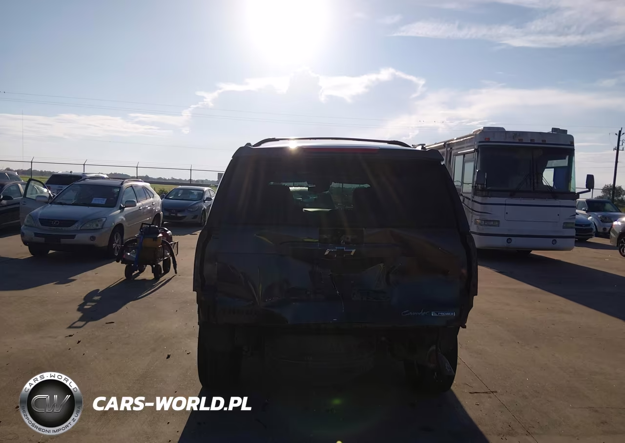 2018 Chevrolet Tahoe Premier VIN:1GNSCCKJ5JR380187 - 16