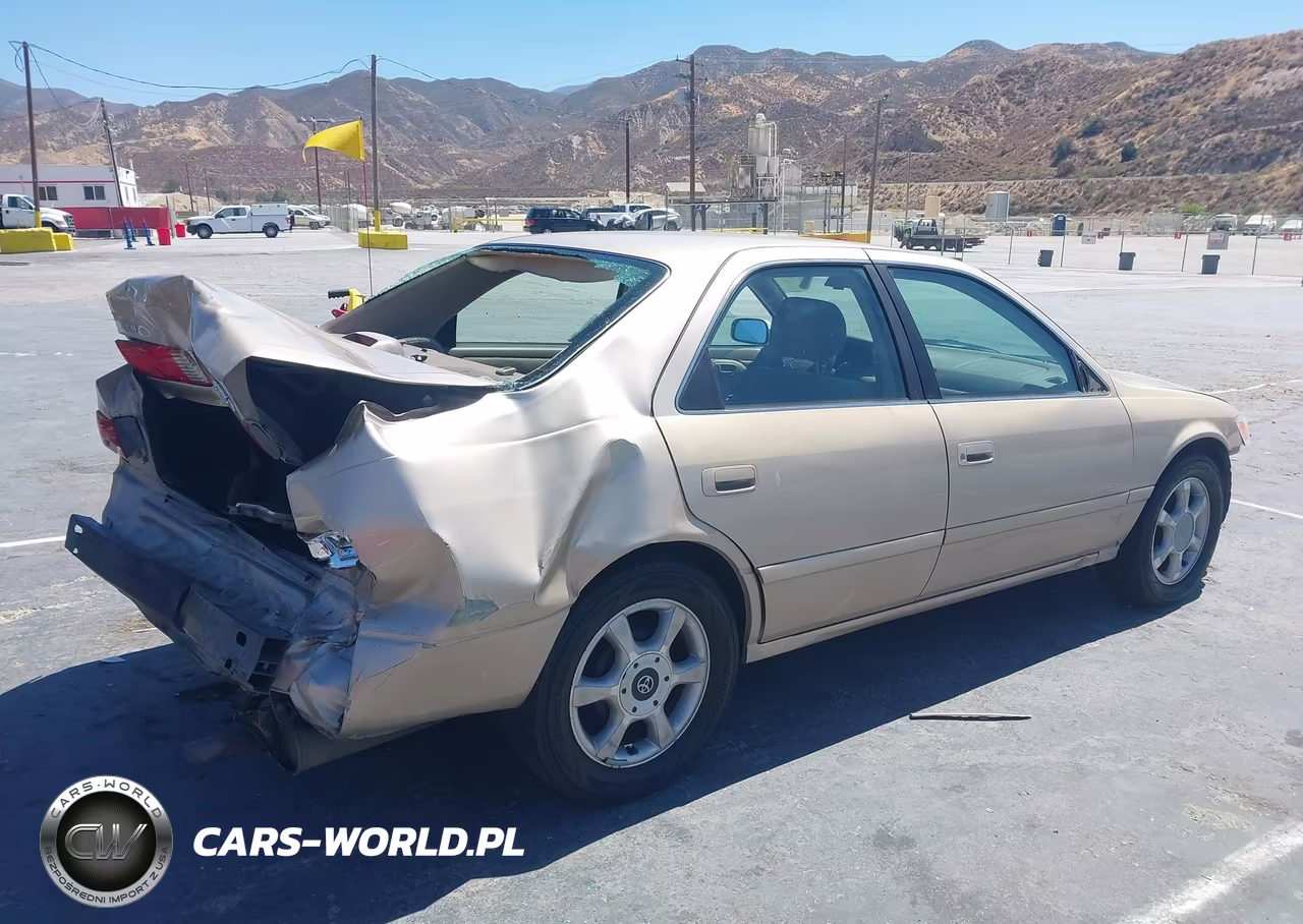 2000 Toyota Camry Le VIN:JT2BG22K7Y0499463 - 4