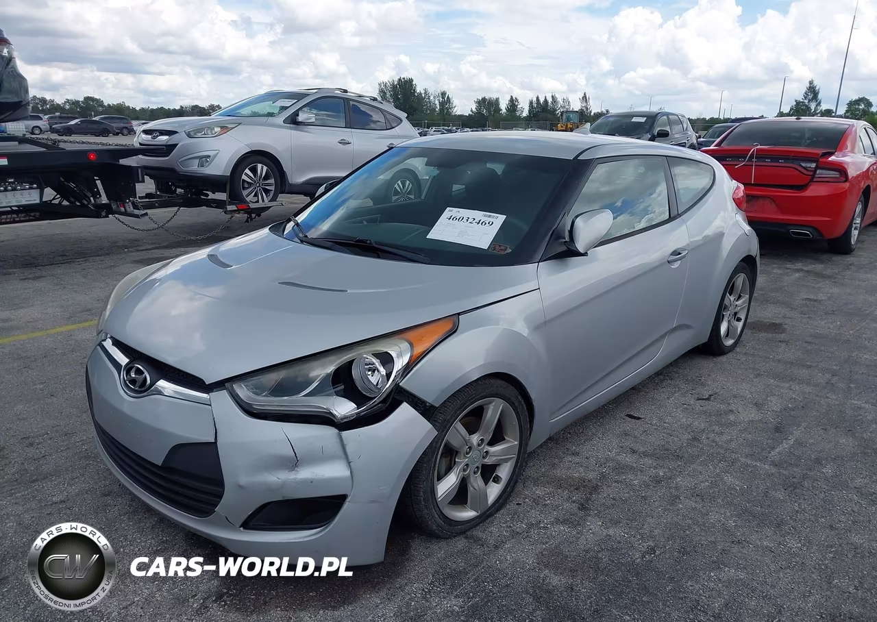 2015 Hyundai Veloster VIN:KMHTC6AD2FU234372 - 12