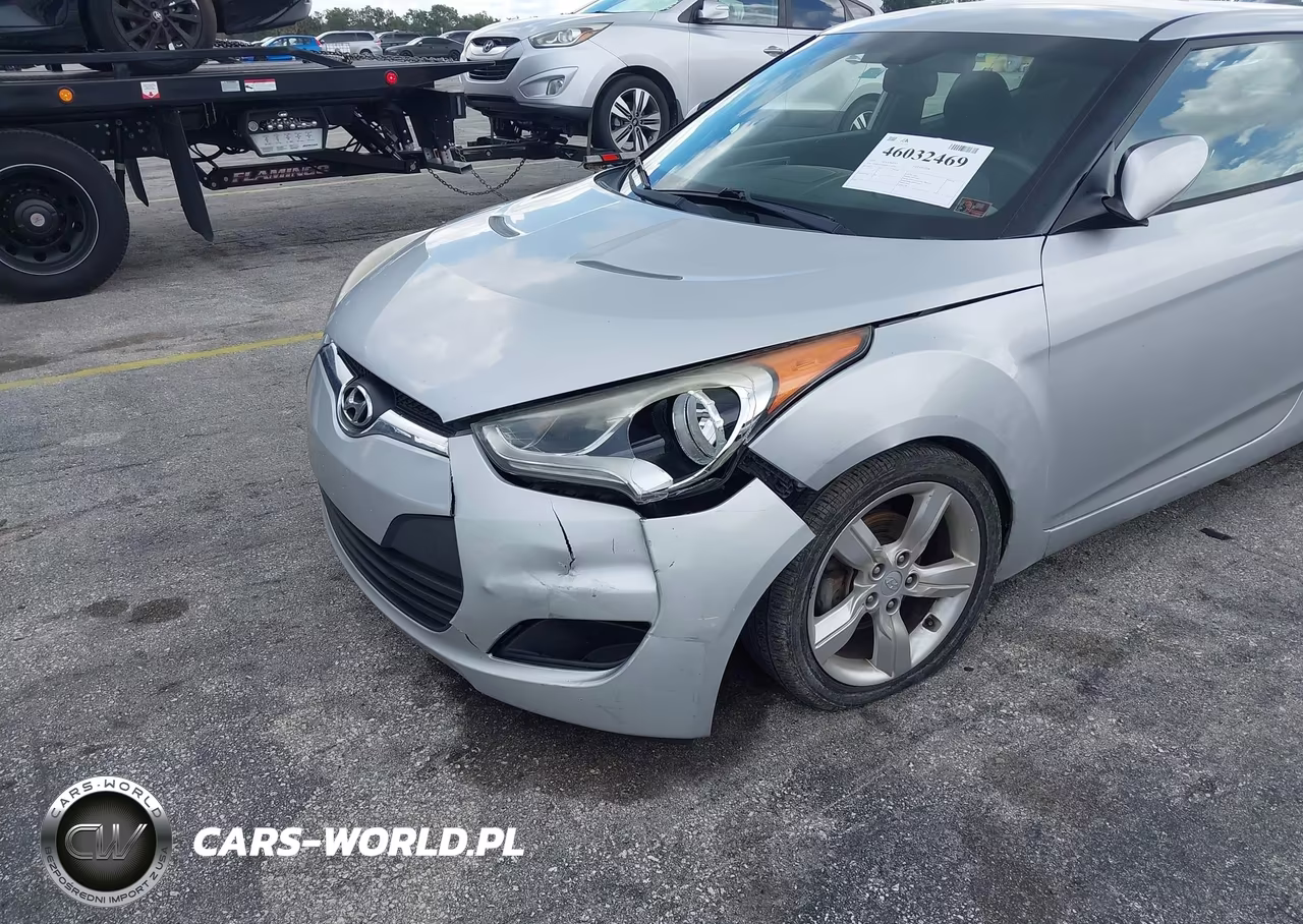 2015 Hyundai Veloster VIN:KMHTC6AD2FU234372 - 6