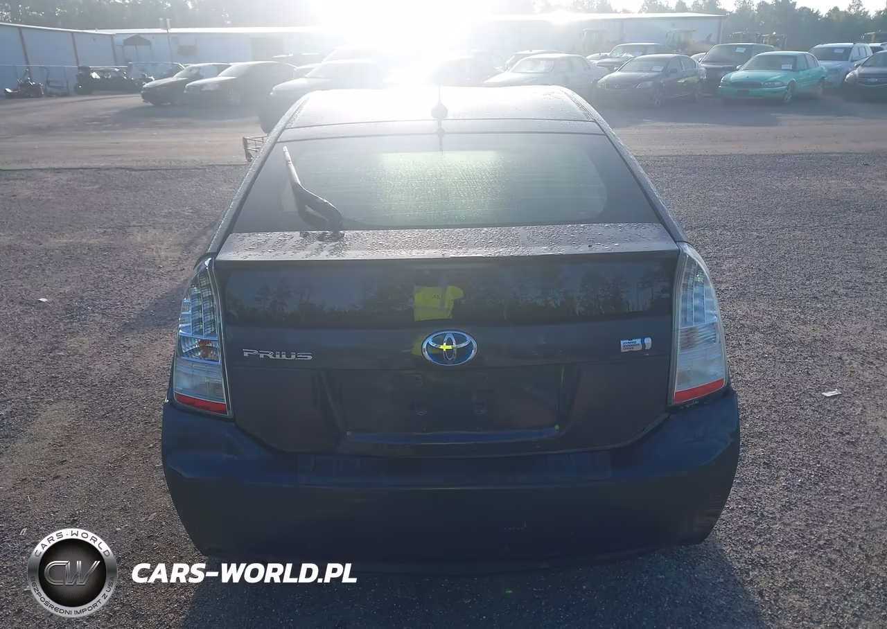 2011 Toyota Prius Two VIN:JTDKN3DU0B5365468 - 16