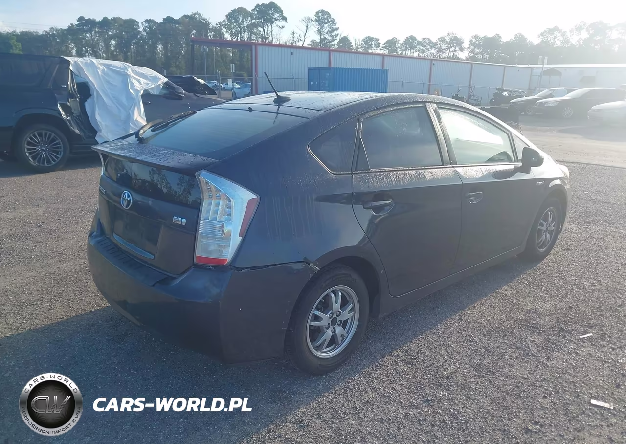 2011 Toyota Prius Two VIN:JTDKN3DU0B5365468 - 4