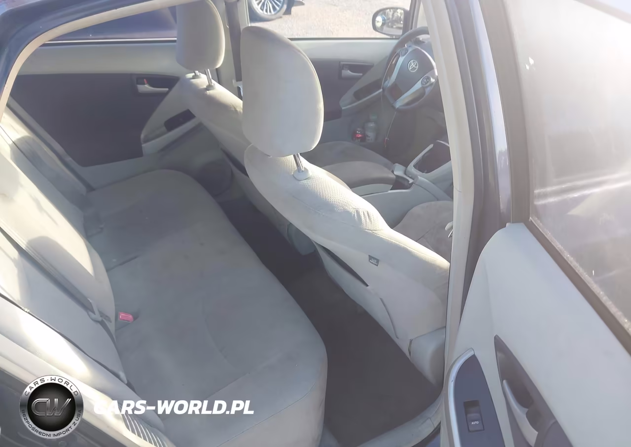 2011 Toyota Prius Two VIN:JTDKN3DU0B5365468 - 8