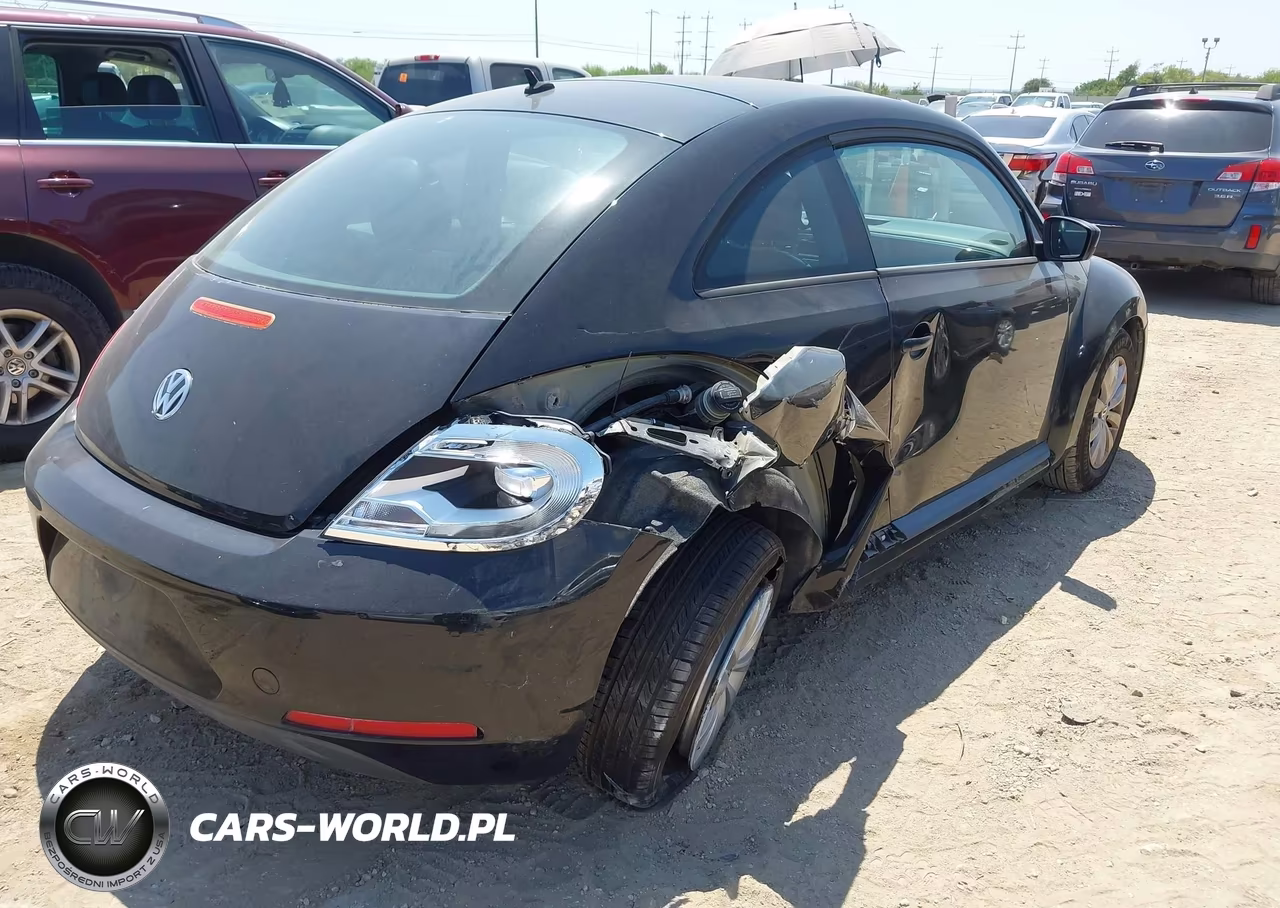 2015 Volkswagen Beetle Coupe 1.8T Fleet Edition VIN:3VWF17AT4FM603321 - 4