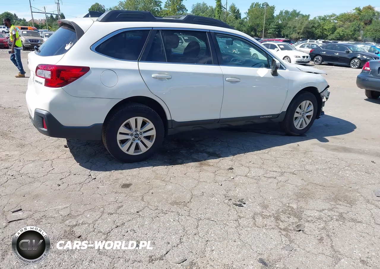 2019 Subaru Outback 2.5I Premium VIN:4S4BSAFC8K3341654 - 4