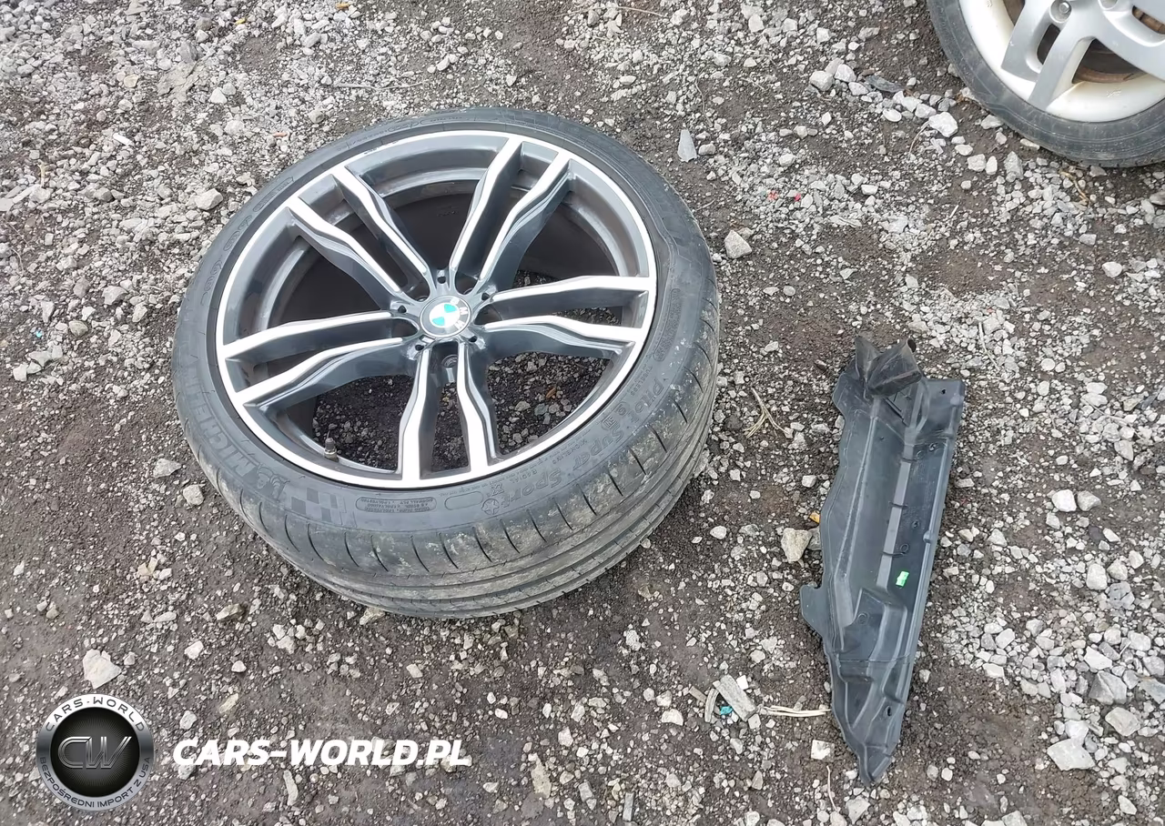 2018 BMW X6 M VIN:5YMKW8C54J0Y74759 - 12