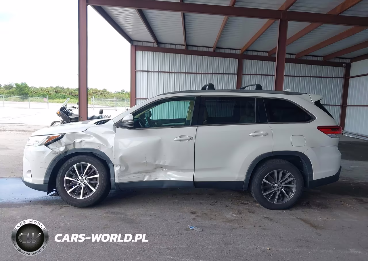 2019 Toyota Highlander Xle VIN:5TDKZRFH0KS563534 - 14