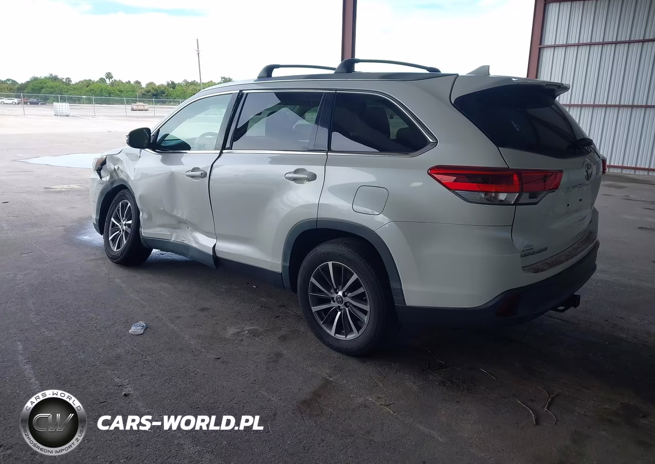 2019 Toyota Highlander Xle VIN:5TDKZRFH0KS563534 - 3