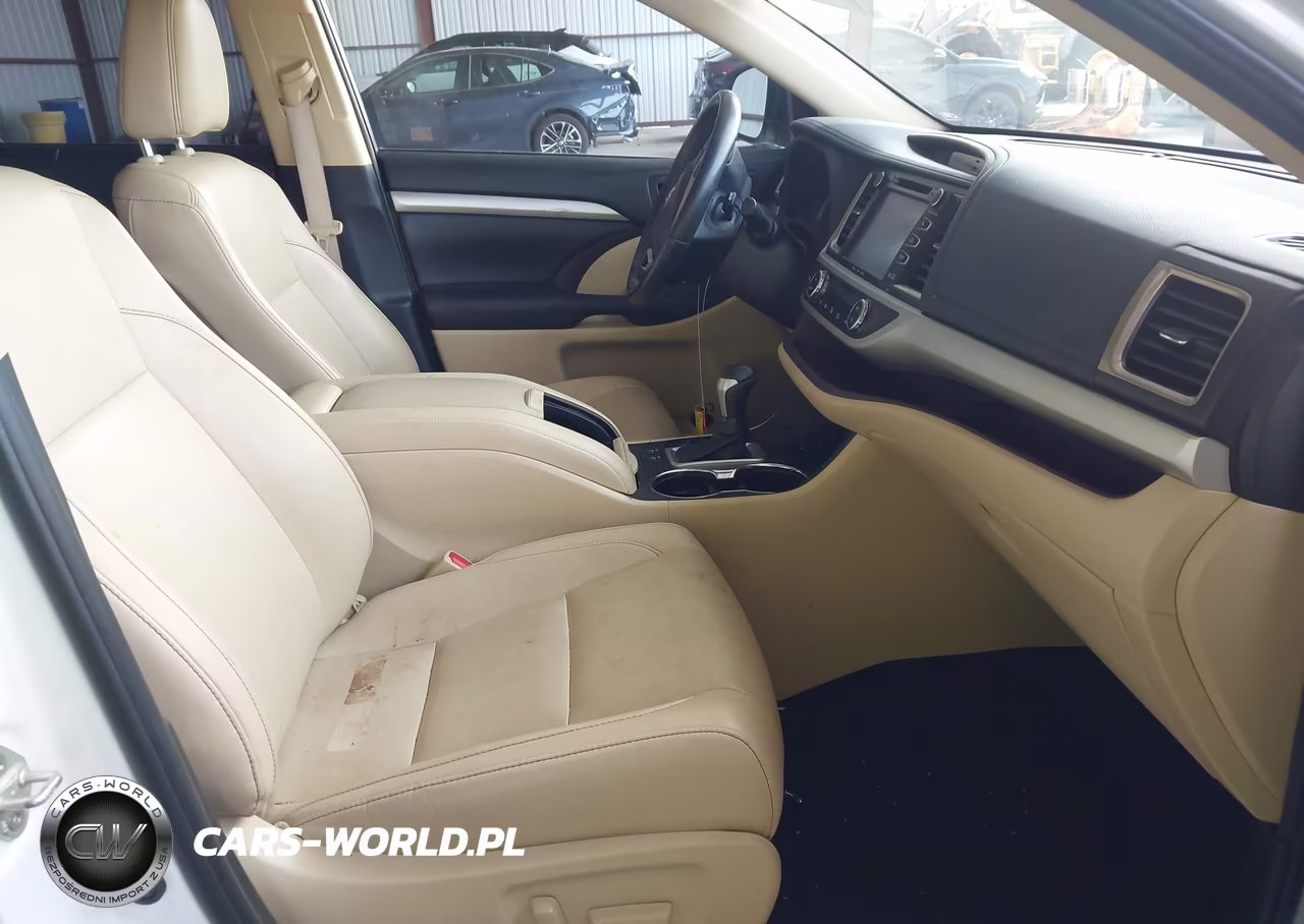 2019 Toyota Highlander Xle VIN:5TDKZRFH0KS563534 - 5