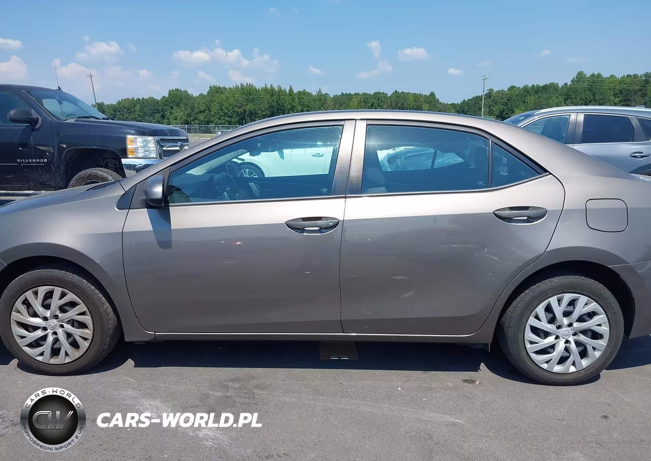 2017 Toyota Corolla Le VIN:2T1BURHE1HC751286 - 14