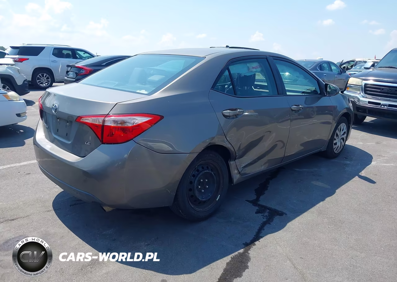 2017 Toyota Corolla Le VIN:2T1BURHE1HC751286 - 4