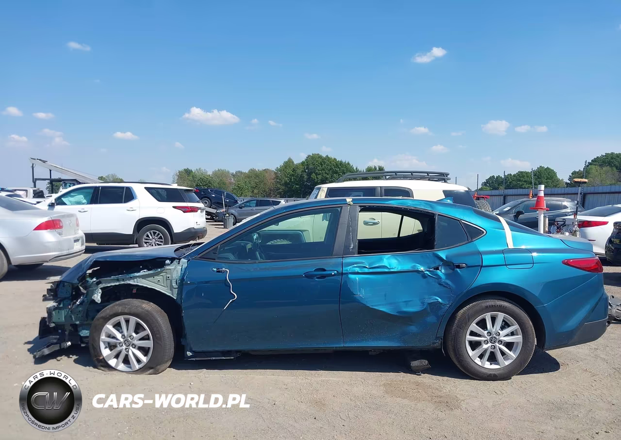 2026 Toyota Camry Le VIN:4T1DAACK3TU253162 - 15