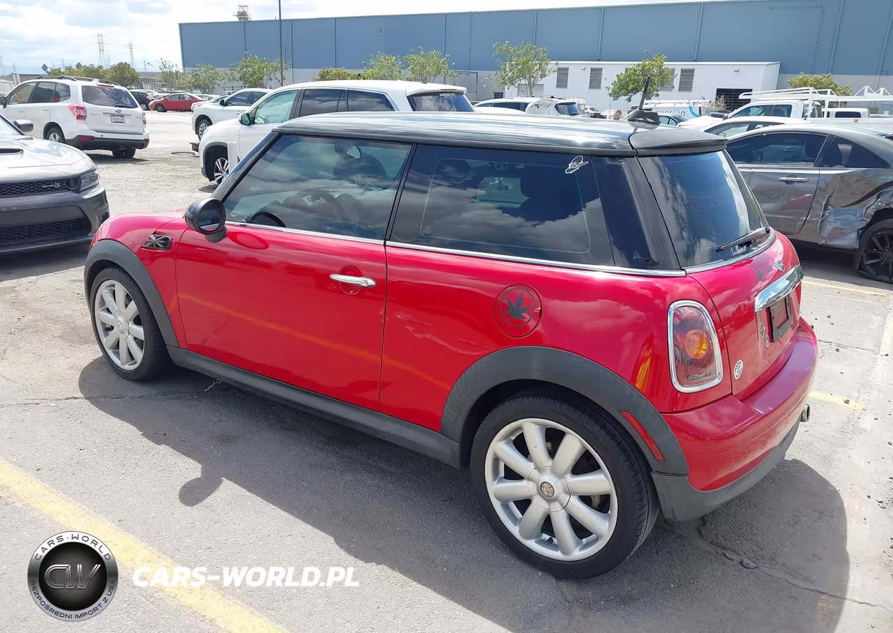 2009 Mini Cooper VIN:WMWMF33549TW73729 - 3