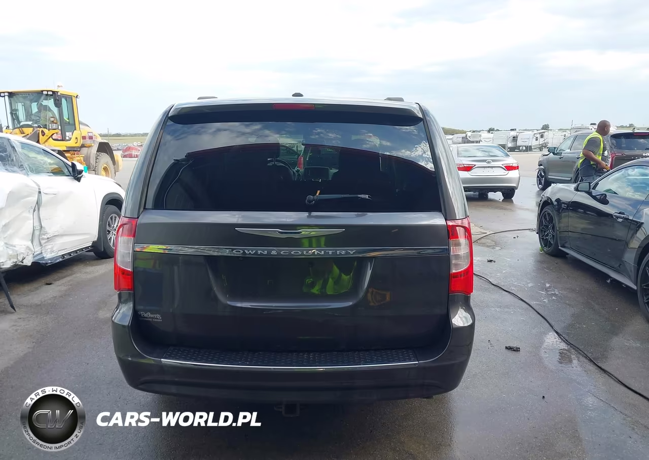 2015 Chrysler Town & Country Touring VIN:2C4RC1BG8FR505362 - 16