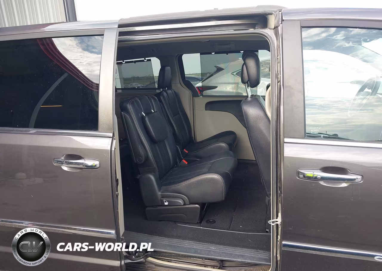 2015 Chrysler Town & Country Touring VIN:2C4RC1BG8FR505362 - 8
