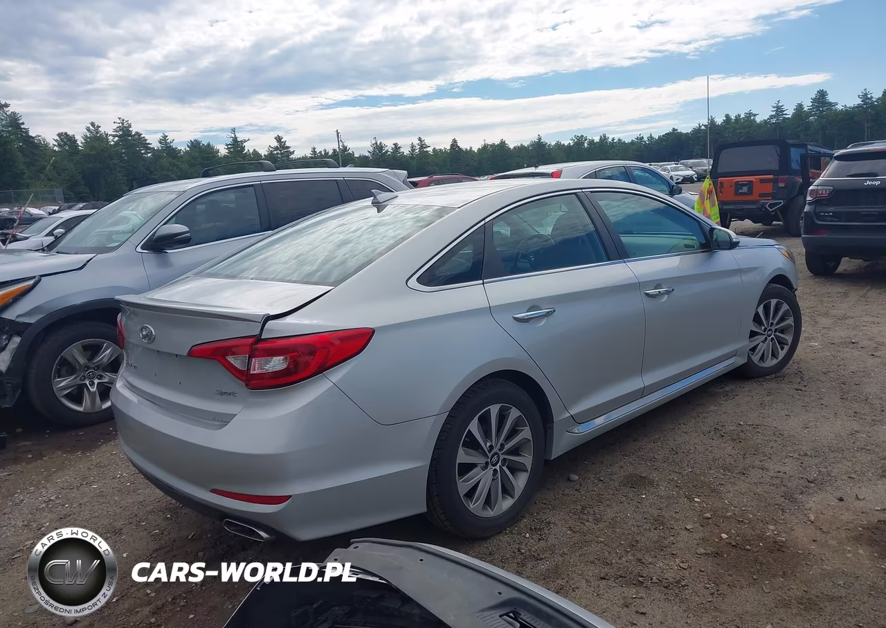 2017 Hyundai Sonata Sport VIN:5NPE34AF8HH580376 - 4