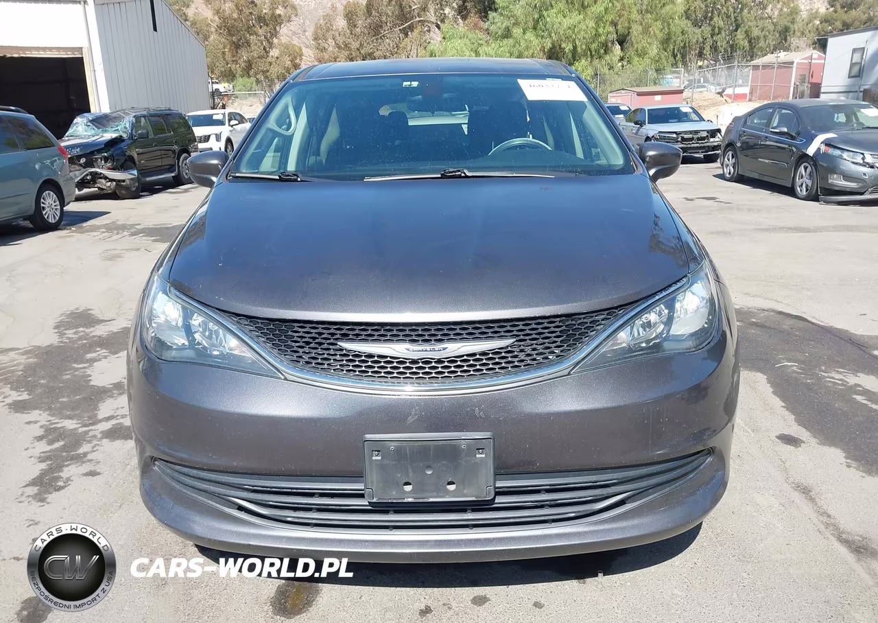 2019 Chrysler Pacifica Touring VIN:2C4RC1DG7KR626536 - 12