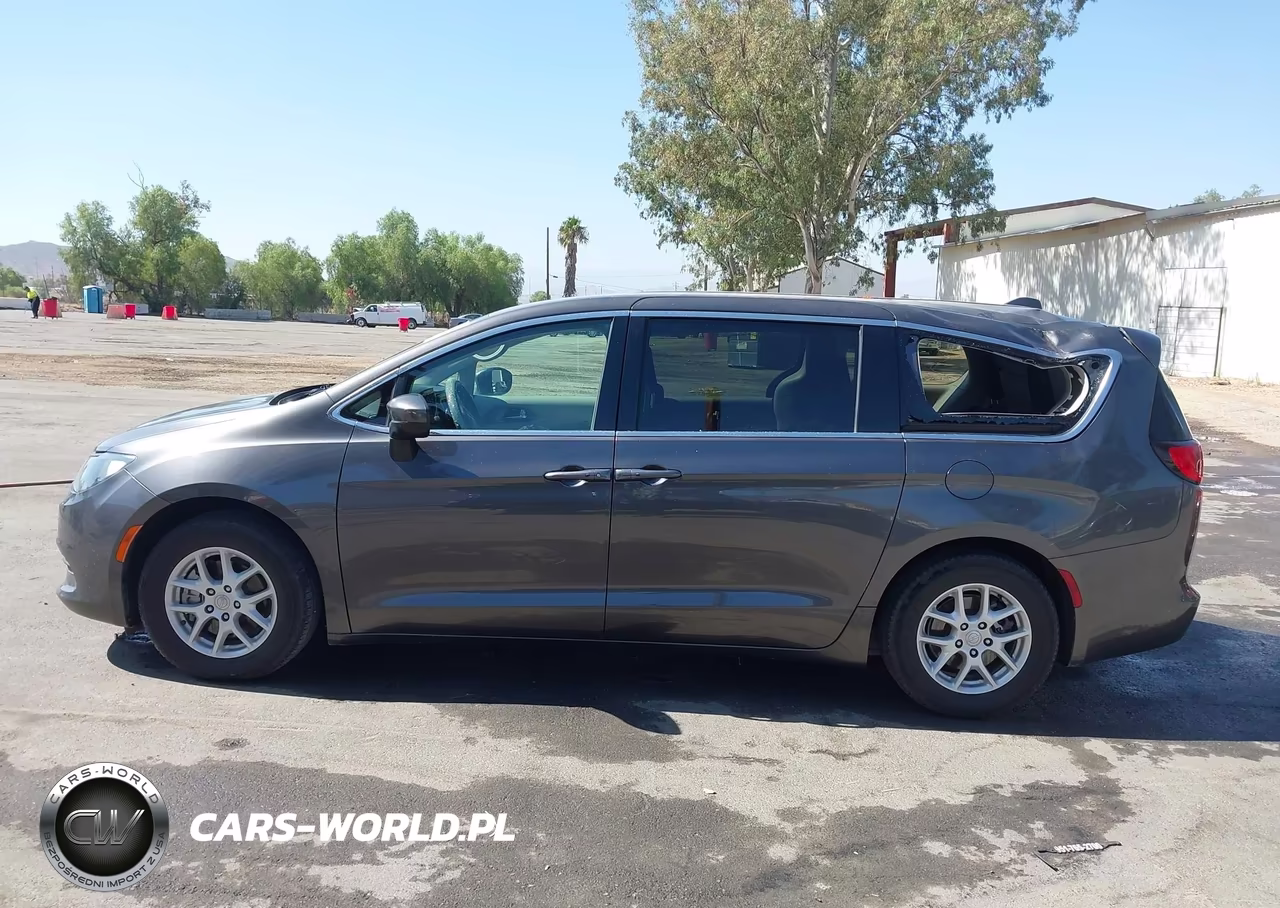 2019 Chrysler Pacifica Touring VIN:2C4RC1DG7KR626536 - 14