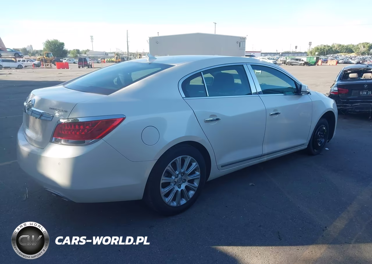 2013 Buick Lacrosse Leather Group VIN:1G4GC5E30DF307561 - 4