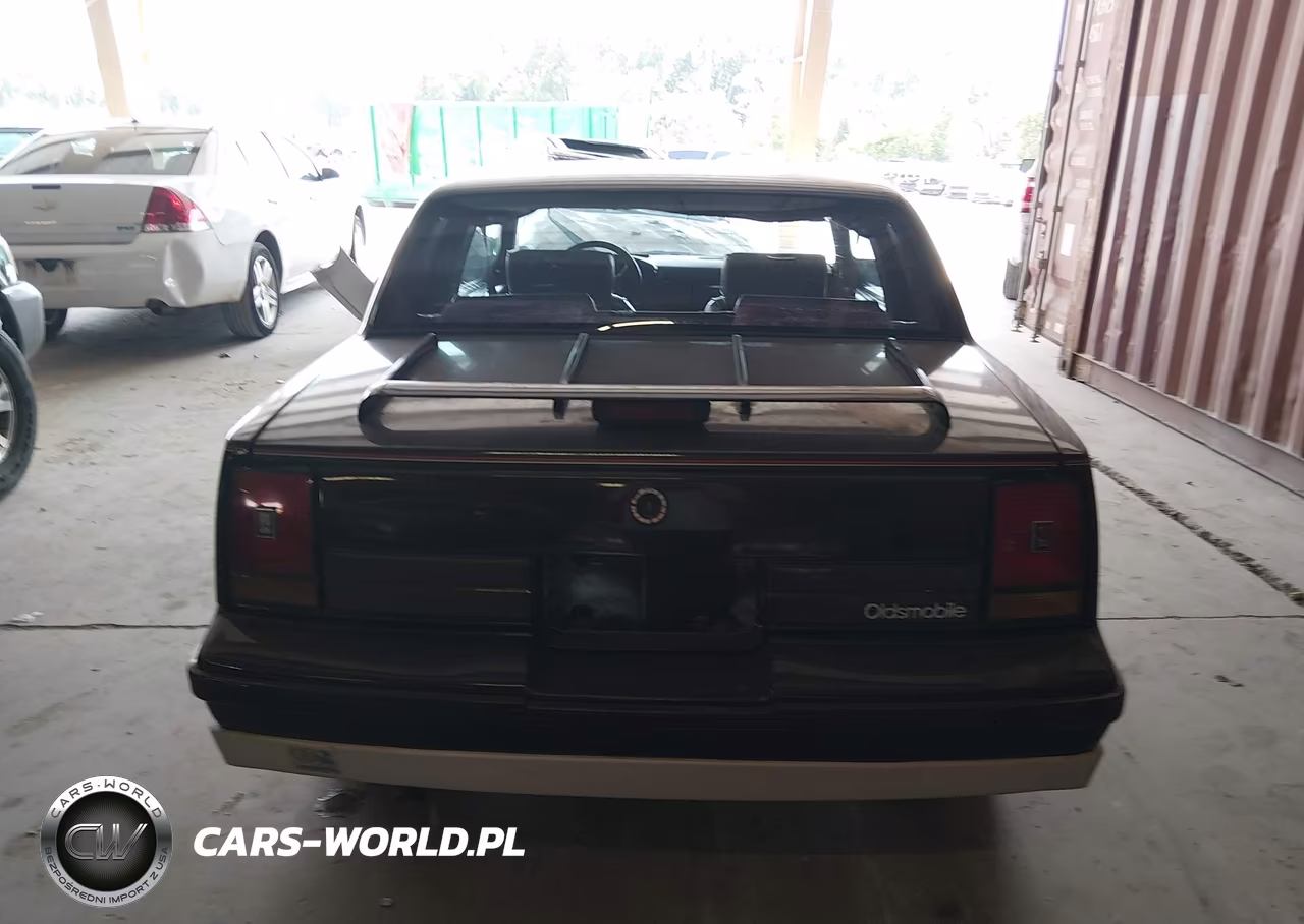 1988 Oldsmobile Cutlass Calais International Series VIN:1G3NK14D8JM303783 - 16