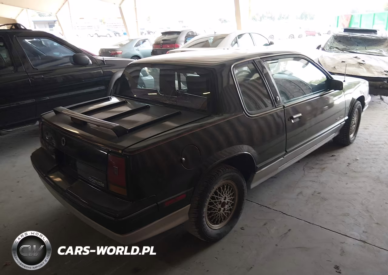 1988 Oldsmobile Cutlass Calais International Series VIN:1G3NK14D8JM303783 - 4