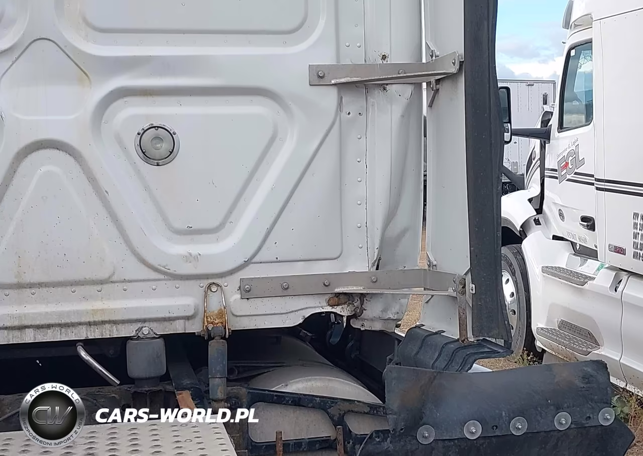 2016 Freightliner Cascadia 125 VIN:3AKJGLD54GSGX2420 - 17
