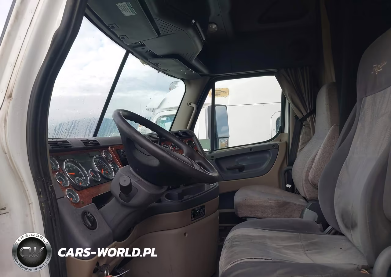 2016 Freightliner Cascadia 125 VIN:3AKJGLD54GSGX2420 - 6