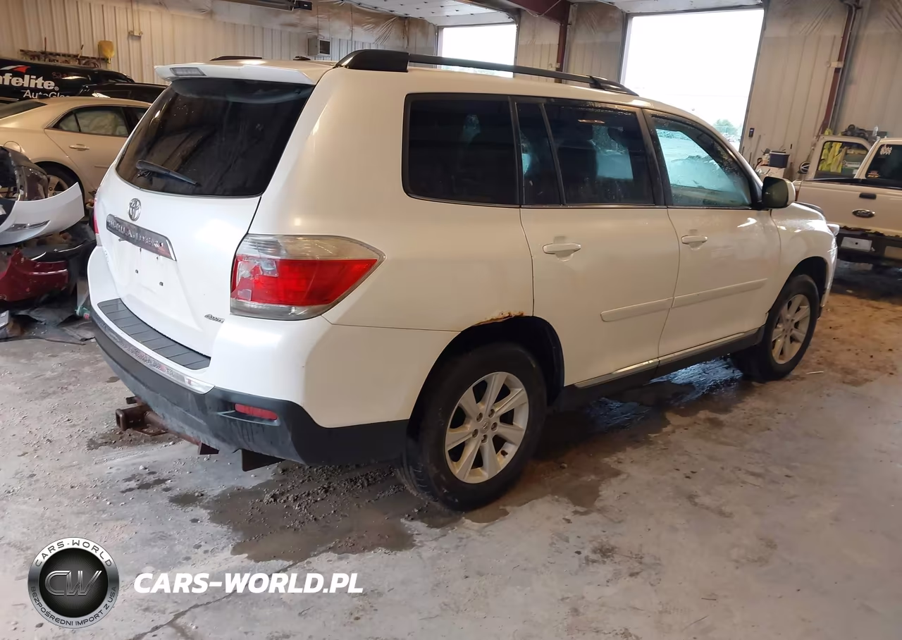 2013 Toyota Highlander Se V6 VIN:5TDBK3EH0DS223385 - 4