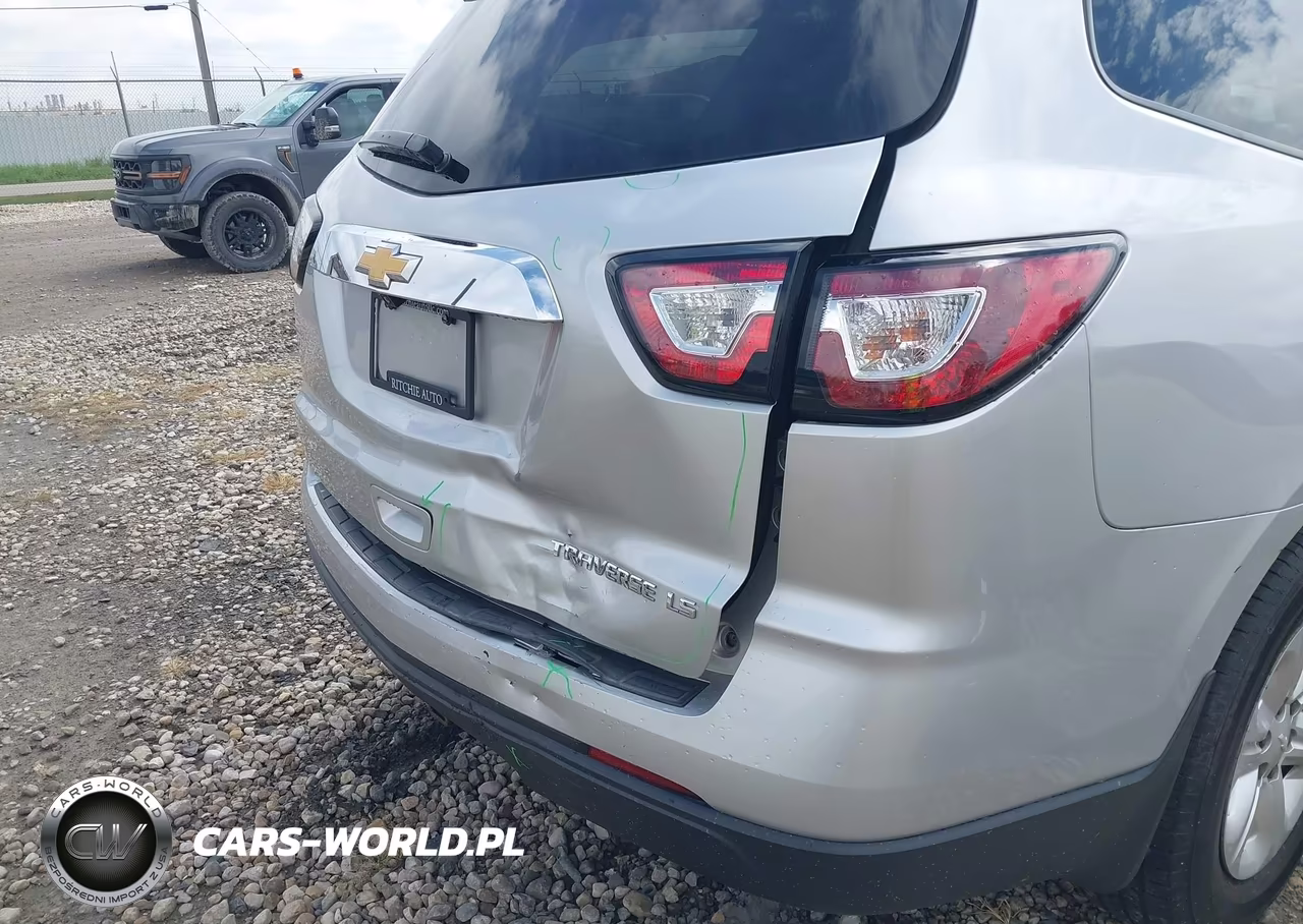 2015 Chevrolet Traverse Ls VIN:1GNKRFKD9FJ185595 - 12