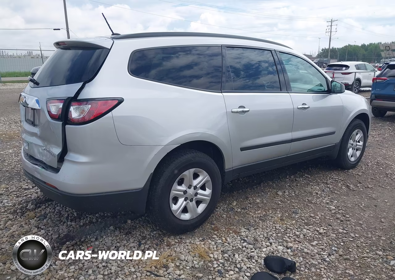2015 Chevrolet Traverse Ls VIN:1GNKRFKD9FJ185595 - 4