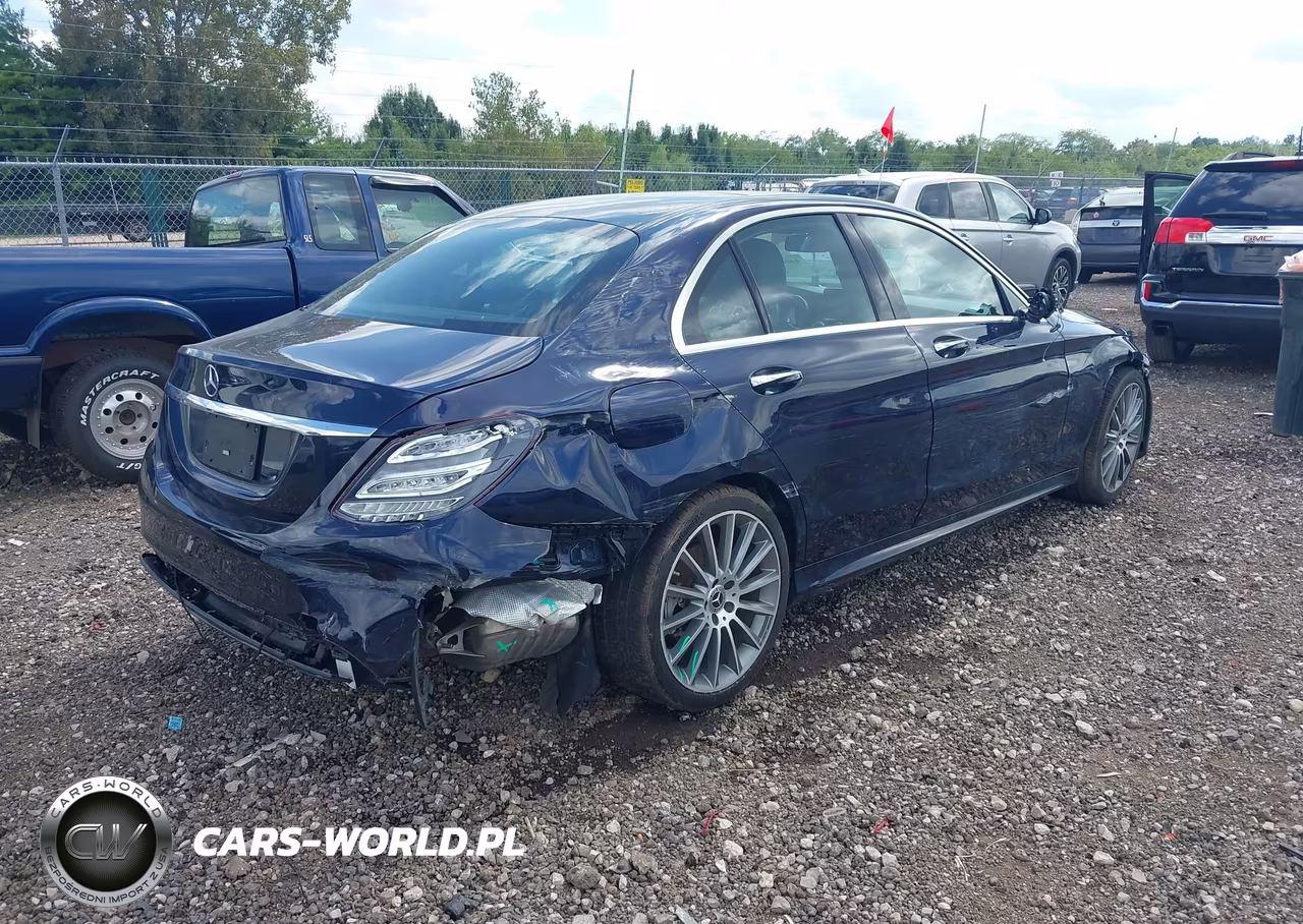 2017 Mercedes-Benz C 300 Sport 4Matic VIN:55SWF4KB6HU216123 - 4