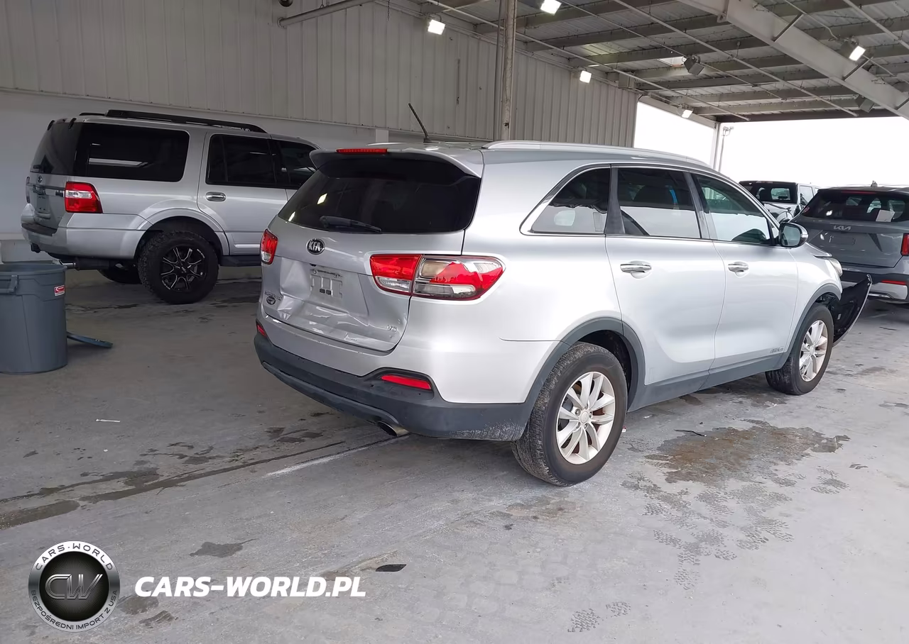 2018 Kia Sorento 3.3L Lx VIN:5XYPGDA53JG376585 - 4