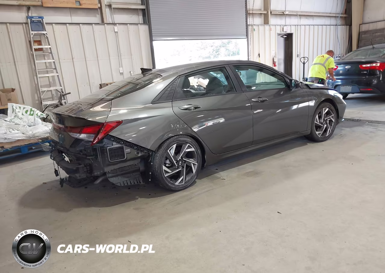 2025 Hyundai Elantra Sel Sport VIN:KMHLM4DG1SU979938 - 4