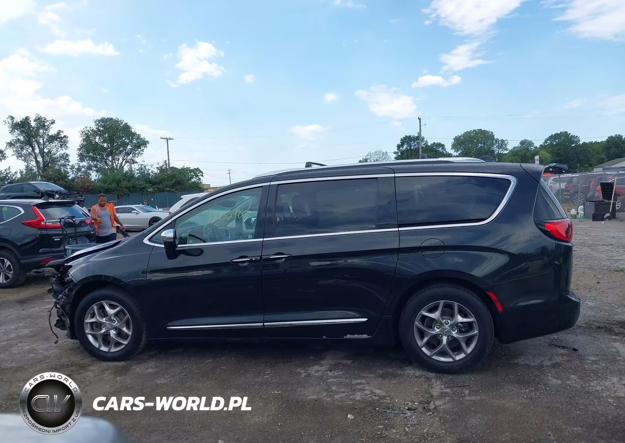 2018 Chrysler Pacifica Limited VIN:2C4RC1GG3JR289471 - 15