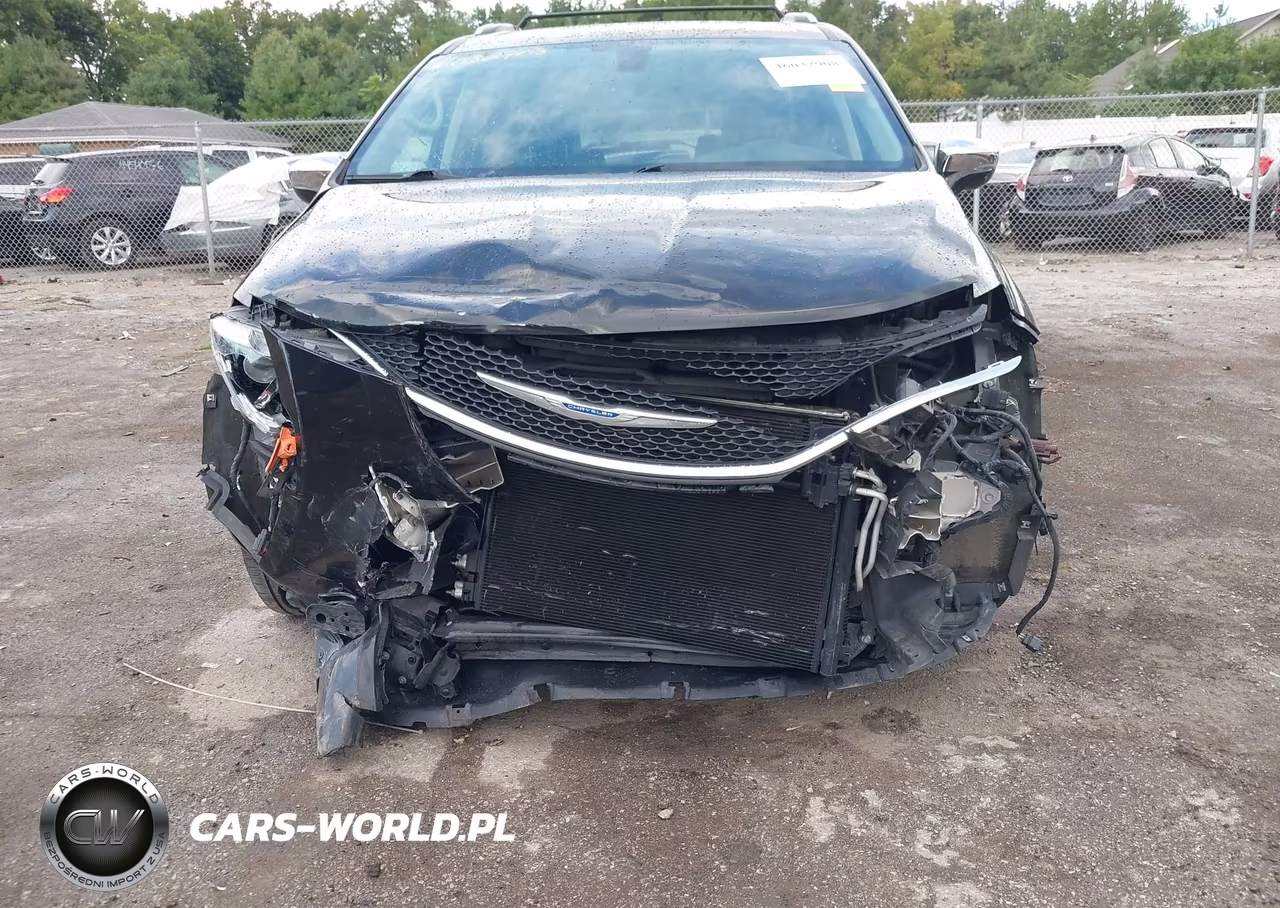 2018 Chrysler Pacifica Limited VIN:2C4RC1GG3JR289471 - 6