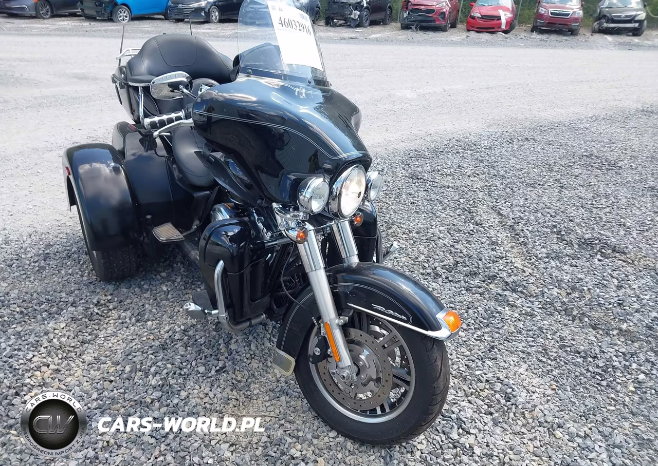 2012 Harley-Davidson Flhtcutg Tri Glide Ultra Classic – zdjęcie 1 z 13