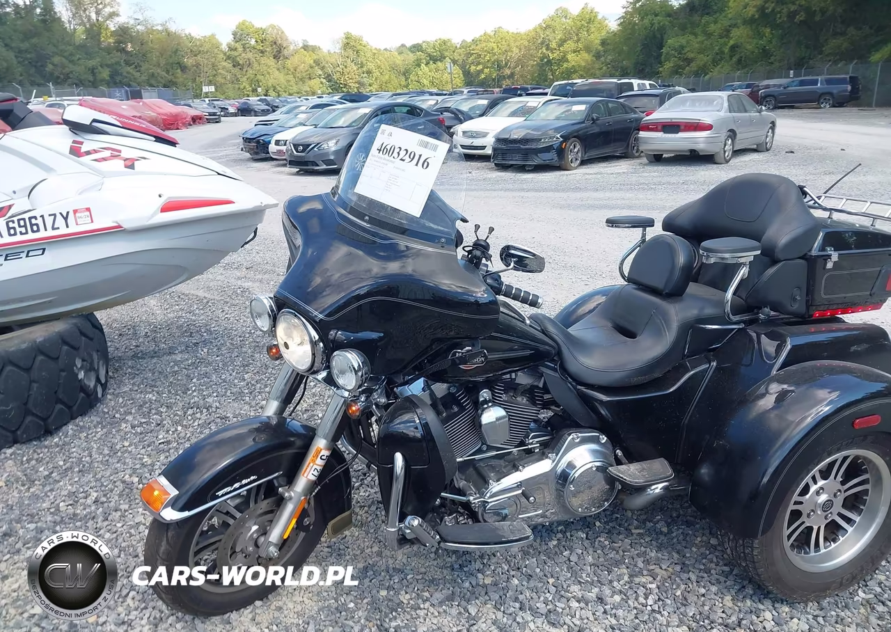 2012 Harley-Davidson Flhtcutg Tri Glide Ultra Classic VIN:1HD1MAM16CB856556 - 2