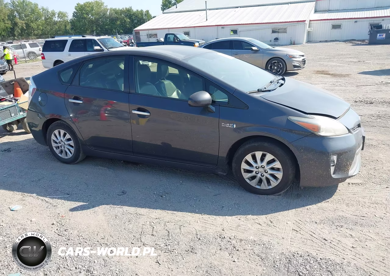 2013 Toyota Prius Plug-In – zdjęcie 1 z 21