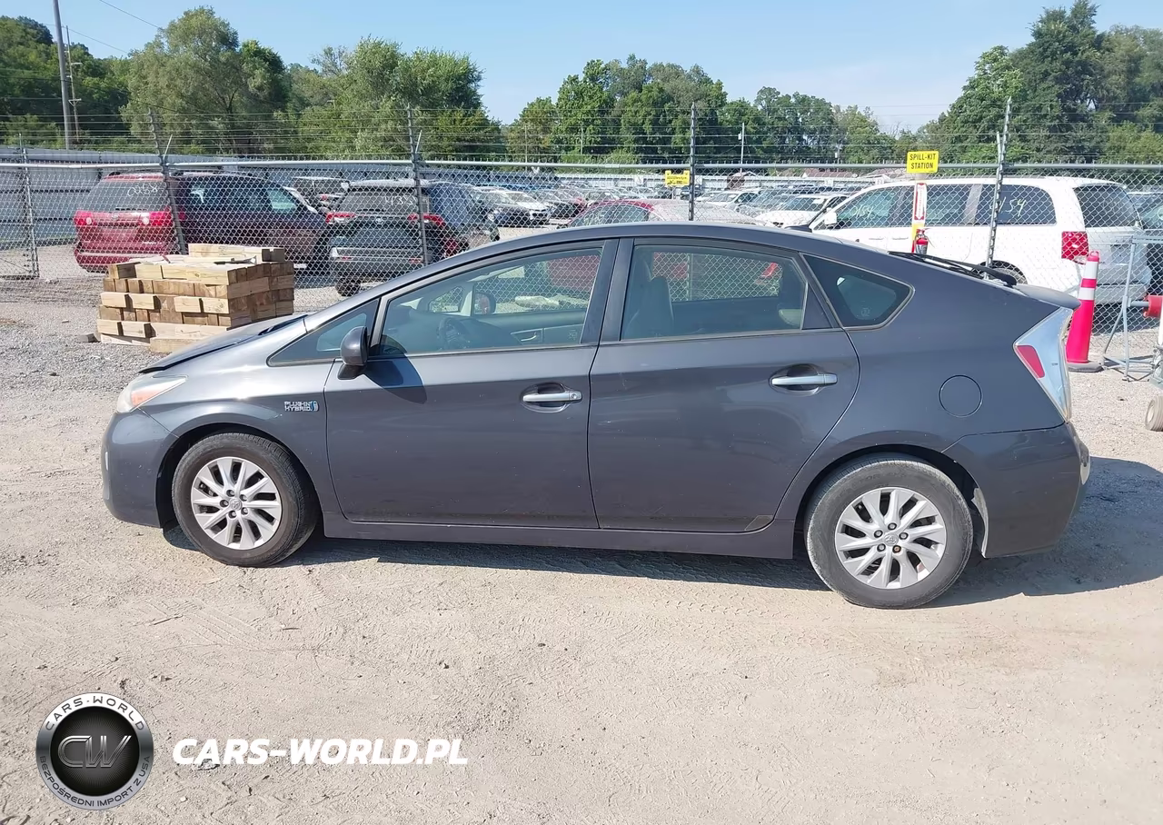 2013 Toyota Prius Plug-In VIN:JTDKN3DP4D3035003 - 14