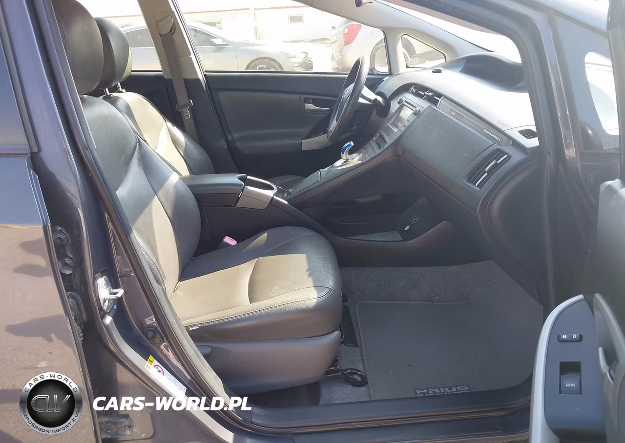 2013 Toyota Prius Plug-In VIN:JTDKN3DP4D3035003 - 5