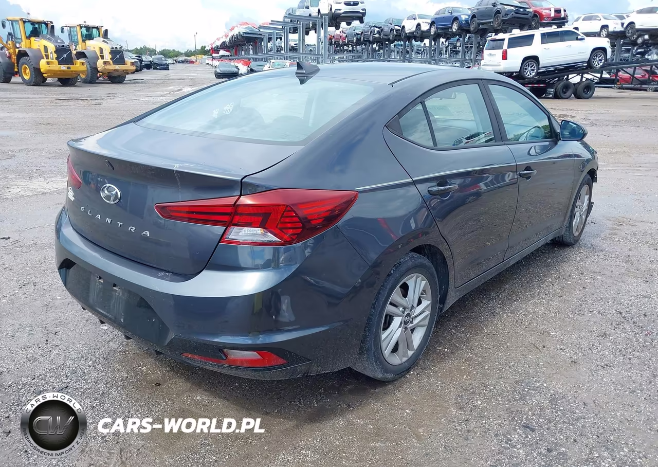 2020 Hyundai Elantra Sel VIN:5NPD84LF8LH581630 - 4