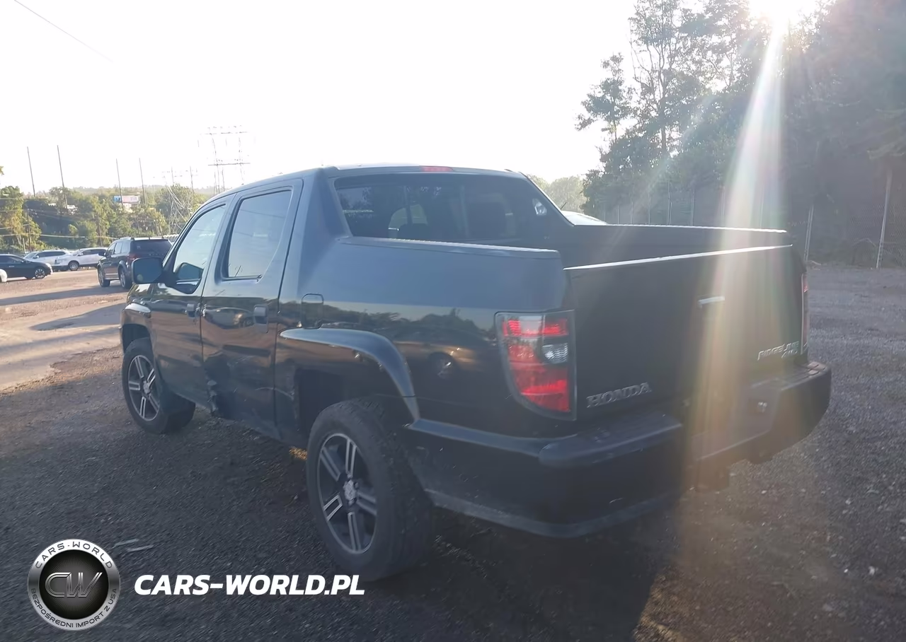 2014 Honda Ridgeline Sport VIN:5FPYK1F73EB009637 - 3