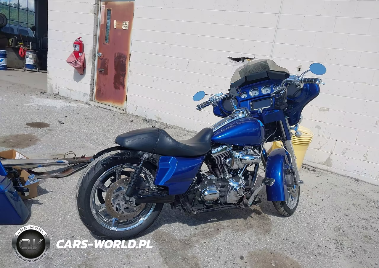 2015 Harley-Davidson Flhx Street Glide VIN:1HD1KBM14FB702329 - 4