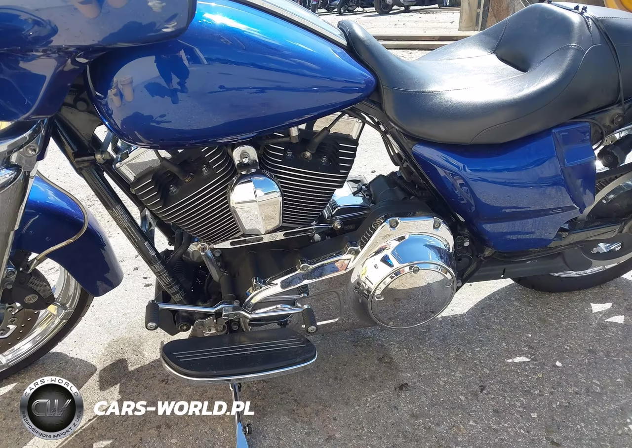2015 Harley-Davidson Flhx Street Glide VIN:1HD1KBM14FB702329 - 9